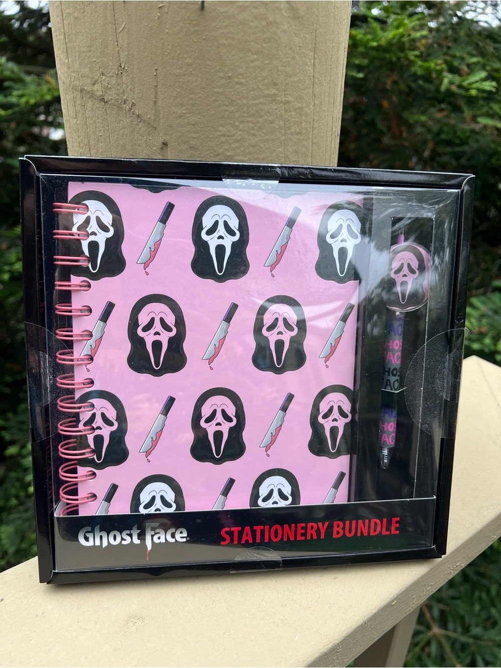 PINK GHOST FACE STATIONARY SET